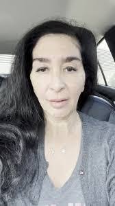 Kate Hentz's Instagram, Twitter & Facebook