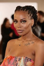 Praise for Madame's performance in All The Queen's Men Season 4