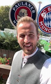 Harry Kane drinks steins and wears Lederhosen as he celebrates Oktoberfest  with Bayern Munich teammates