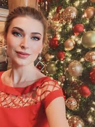 Melanie Edwards (@melanieedwardslabs) • Instagram photos and videos