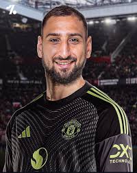 🚨PSG have reportedly signed young goalkeeper Renato Marin from AS Roma.  The Italian-Brazilian AS Roma goalkeeper has signed a five-year contract  with PSG. (L'Equipe)