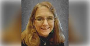 Lori Hendrickson's Instagram, Twitter & Facebook