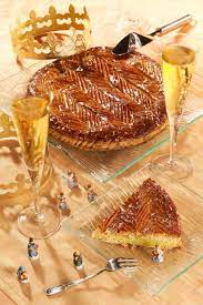 Galettes et couronnes des rois. Histoire De La Galette Des Rois Et De La Feve L Express Styles