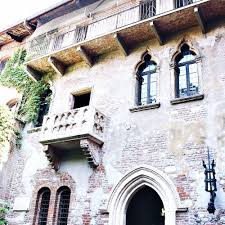 Casa Di Giulietta In Verona Italy And Her Famous Balcony Verona Travel Photos Verona Sirmione Vicenza