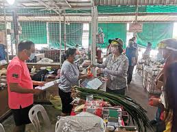 Agad na isinasalin ng libreng serbisyo ng google ang mga salita, parirala, at web page sa mahigit 100 pang wika mula sa english. Mp Liew Visits Markets In Tawau