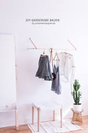 Garderobe Selber Bauen Die Filigrane Losung Fur Die Wand Garderobe Selber Bauen Garderobe Diy Diy Mobel Bauen