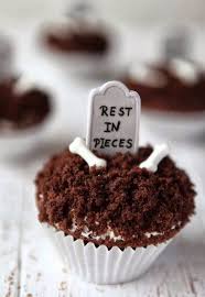 25 Halloween Projects Recipes Halloween Cupcakes Halloween Desserts Halloween Baking