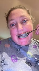 Amber Tew's Instagram, Twitter & Facebook