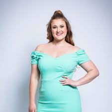 Trägt sie den blazer brav geschlossen und die haare hübsch gescheitelt. Curvy Supermodel Aus Ebersberg Michelle Tritt Bei Rtl2 Show An Ebersberg