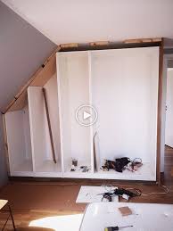 Diy Ikea Hack Til Indbygget Skab Forstadsdromme Dk Ikea Ideen Kleiderschrank Einbauschrank Kleiderschrank Fur Dachschrage