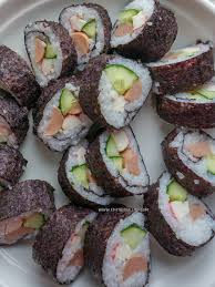 Beli jenis buluh sebab mudah lentur berbanding tikar plastik. Cara Mudah Dan Murah Buat Sushi