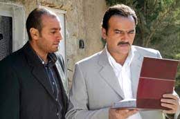 الجانب البوليسي في المسلسل الرائد هشام من الأمن الجنائي والنقيب فوزي والمساعد جميل وعناصر. ÙˆØ¬Ù‡ Ø§Ù„Ø¹Ø¯Ø§Ù„Ø© Ù…Ø¹Ø§Ù„Ø¬Ø© Ø¯Ø±Ø§Ù…ÙŠØ© Ù„Ù„Ø¬Ø±ÙŠÙ…Ø© Ø¨Ø¹ÙŠØ¯Ø§ Ø¹Ù† Ø§Ù„Ø¯Ù…Ø§Ø¡ ÙÙƒØ± ÙˆÙÙ† Ø§Ù„Ø¨ÙŠØ§Ù†