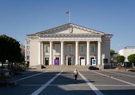 Townhall — ein town hall meeting in west hartford eine town hall bezeichnet eine veranstaltung oder präsentation , vergleichbar einer betriebsversammlung. 31 Didzioji Street Vilnius Town Hall Lietuvos Nacionalinis DailÄ—s Muziejus