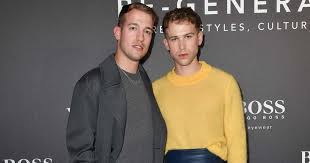 How tall is tommy dorfman height and weight? L Me1cpnxbxn7m