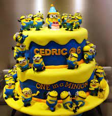 Pipe black around the outlines and fill in with small buttercream stars to create minions on top of the cake. 4 Types Of Minion Themed Cakes To Fall In Love With By Lococina In Medium