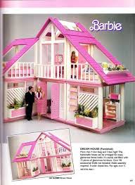 Direttamente dagli anni '80, come se questi 30 e più anni non fossero passati, lalla music go! Casa Di Barbie Anni 90 Novocom Top