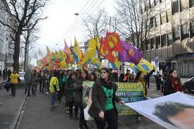 Nach drei achtelfinals will die schweiz mal wieder über die runde der letzten 16 hinauskommen. Kurdenmarsch In Stuttgart Demo Startet Mit Schlagerei Nachrichten Schwarzwalder Bote