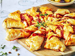 Tarte Soleil Au Pesto De Poivron Jambon Cru Fromage Pignons De Pin En 2020 Tarte Du Soleil Tarte Soleil Au Pesto Alimentation