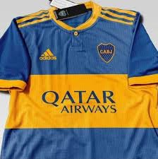 La nueva camiseta para esta temporada tiene como principal caracteristica que la franja amrilla se extiende hasta las mangas y continúa por detrás de la espalda. Nueva Camiseta De Boca Asi Es El Diseno Que Adidas Guarda En Un Cofre
