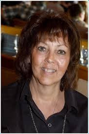 Pam Lloyd's Instagram, Twitter & Facebook