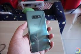 Samsung galaxy s10 was launched at mwc 2019 with the price of myr 2,626 in malaysia. Samsung Galaxy S10e Review Smaller Cheaper But Just As Good Klgadgetguy