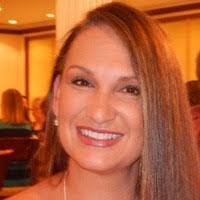 Renee Downey's Instagram, Twitter & Facebook