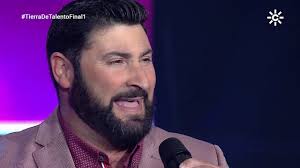 Damián Solís canta S.O.S., de Maite Martín, en la primera final de 'Tierra  de Talento'