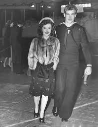 Shirley Temple And Guy Madison Arrive At The Premiere Of 8216 Since You Went Away 8217 1944 Note She 82 Guy Madison Shirley Temple Shirley Temple Black