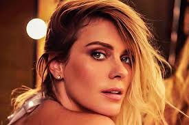 Carolina dieckmann is a 42 year old brazilian actress. Nao Vou Me Aguentar Na Televisao Diz Carolina Dieckmann Veja