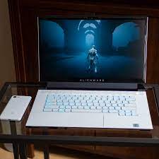 The alienware m15 boasts one of the most striking designs of any laptop. Alienware M15 R3 Review A Thin Gaming Laptop With Some Compromises The Verge
