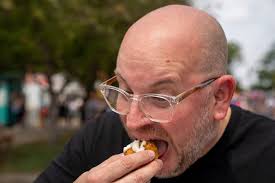 Two chefs try novelty, fried and sweet dishes at the Iowa State Fair