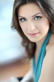 Alexis Kellum's Instagram, Twitter & Facebook