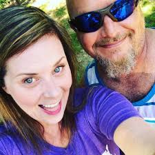 Does anyone else's right knee get jammed up against a part in their vehicle?