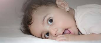 Bujuk bayi agar mau tidur. Penyebab Bayi Memainkan Lidah Guesehat