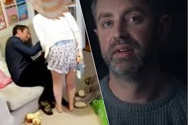 Twintig jaar lang door de hel: documentaire toont hoe Britse IT'er zwaar  mishandeld wordt door echtgenote