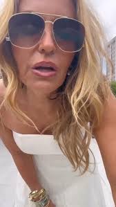 Pretty sure the birds loved this dress as much as I did 😅 but seriously..  this one’s a 10/10! It’s fully lined, super flattering, and made of the  softest linen. Comfortable enough to wear all day, but ...