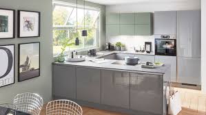Moderne U Kuche Focus Von Nobilia Mit Front In Lack Hochglanz Mineralgrau Grun Stile