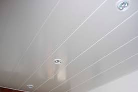 Menuiserie Michel Cuxac Lambris Pvc Plafond Blanc L 1dex Bonjour je viens de poser du lambris pvc en plafond au niveau de ma terrasse couverte pour ceux qui seraient intéressés voici quelques explications. menuiserie michel cuxac lambris pvc