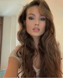 Hi old man 👋 I'm just asking you a quick question: are you married? Where  are you from? Can I know where you live? I'd love to meet you 🥰 but I