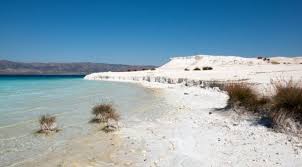 Bugün göl ve çevresi birinci derece doğal sit alanı olarak ilan edilmiş durumdadır. A Wonder Of Nature That Viewers Can Not Believe Salda Lake Burdur Anas Crecca Travel