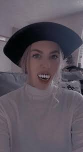 Amazon.com: Dental Distortions Black Pennywise FX Fangs 2.0 Evil Clown  Costume Teeth : Clothing, Shoes & Jewelry