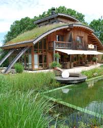 Haus Mit Grundach Haus Architektur Autarkes Haus Architektur