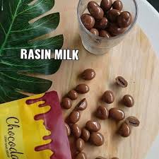 Dalam 73 gram kacang tanah terkandung 17,3 gram protein, 5,9 gram serat, 5 gram lemak jenuh. Halo Telco Lima Jenis Coklat Berintikan Kacang Facebook