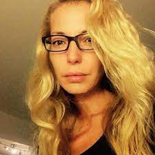 Please contact giulia for booking request under im.giuliasiegel@gmail.com about her: Giulia Siegel Zeigt Sich Ungeschminkt Intouch