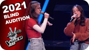 Anders als in den vorherigen staffeln wurde the voice kids 2021 immer samstags um 20:15 uhr ausgestrahlt. Julia Michaels Issues Alicia Jasmina The Voice Kids 2021 Blind Auditions Youtube