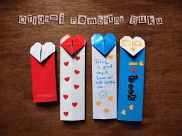 Tetapi ada juga ditulis secara bold jangan lupa untuk memperhatikan urutan serta tanda baca yang digunakan dalam menulis daftar. Tutorial Origami Pembatas Buku Heart Bookmark