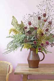 7 Dried Flower Arrangements To Inspire Your Fall Decorating Vogue Dried flower arrangements have been popular for centuries, being most popular during winter months when fresh flowers are not available. 7 dried flower arrangements to inspire
