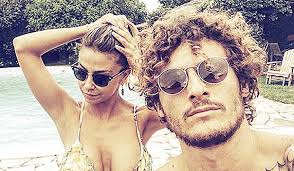 Sabrina aveva allora appena 18 anni e per lei si aprirono le porte del mondo dello spettacolo. Sabrina Ghio L Ex Di Amici Dopo Il Divorzio Ha Un Nuovo Amore Foto Ultime Notizie Flash