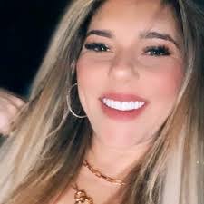 Karla Paula's Instagram, Twitter & Facebook