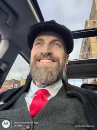 Good Morning Beautiful Peoples 😍😍😍 It's freaking cold out 🥶🥶🥶 It's  Hump Day 🐪🐫 🐪🐫 Remember to Shine that Love and Light Today ❤️🕉️  #caddydabarber #fountainsquarebarbershop #PositiveVibeSpreader #smile  #shine #fyp #barber #coldweatherishere